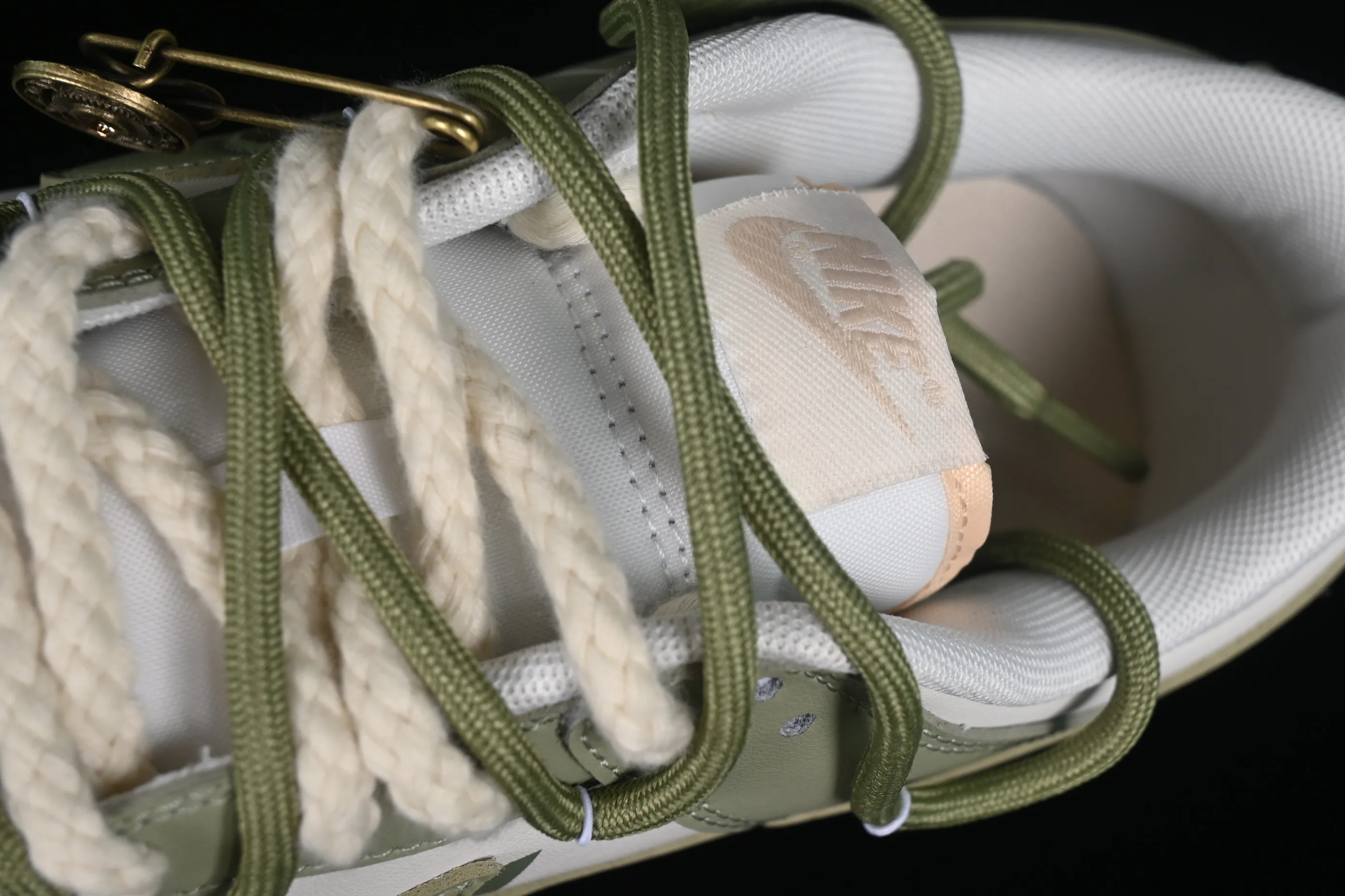 All categories Nk SB Dunk series Nk SB Dunk Low low-top sneakers Nk Dunk Low tea gift box Chinese style palace Longjing tea beige green SB strap low-top casual sneakers DV0831-003
